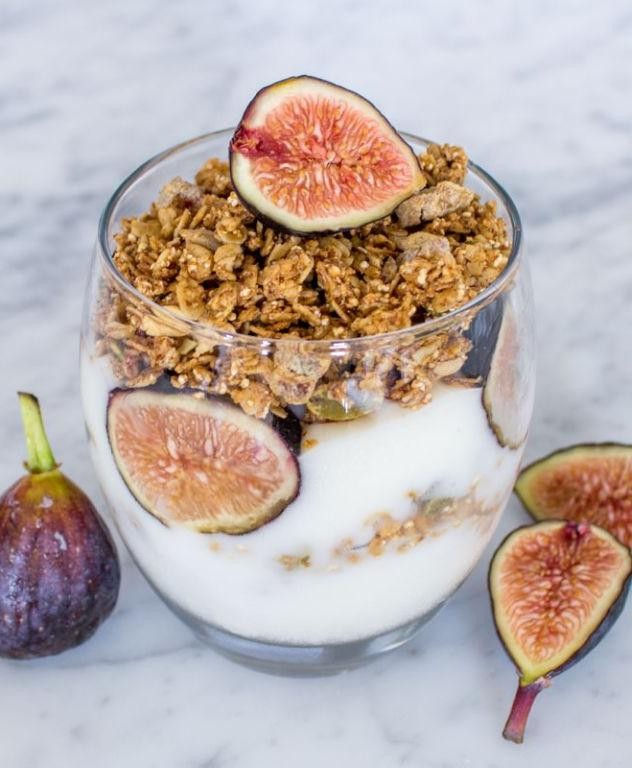 Fresh Fig and Yogurt Parfait