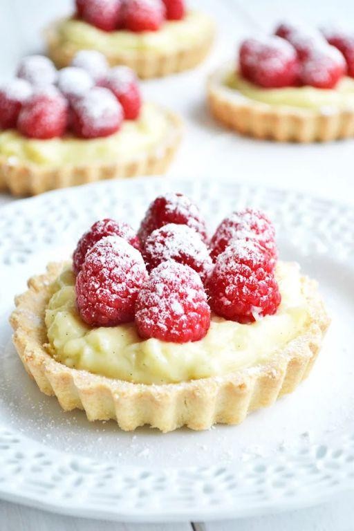Fresh Raspberry Tart with Vanilla Cream