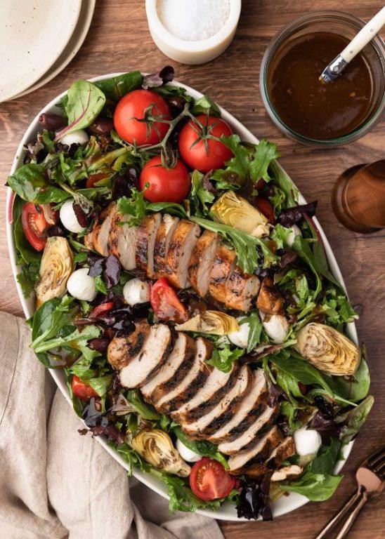 Frisee with Grilled Chicken and Balsamic Glaze