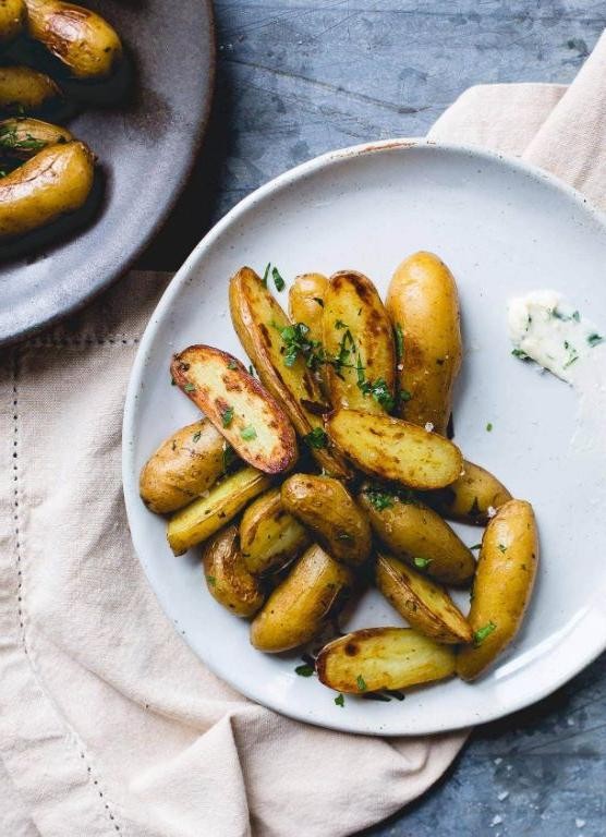 Garlic Butter Fingerling Potatoes