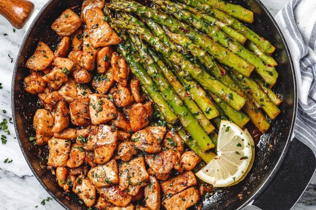 Garlic Butter Steak Bites with Lemon Asparagus