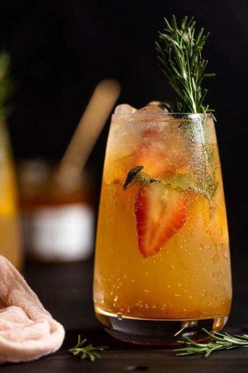 Ginger Beer Peach Fizz