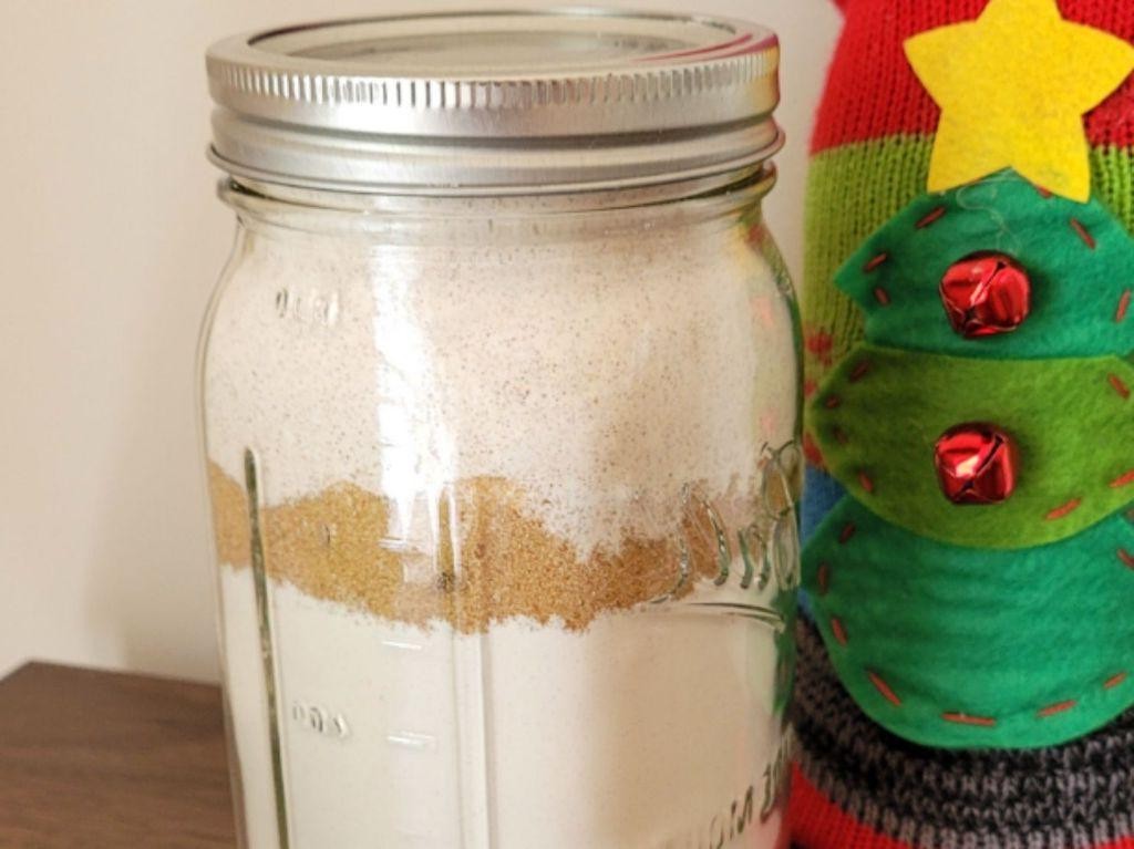 Gingerbread Cookies in a Jar