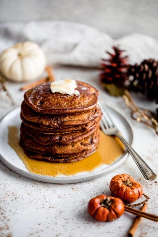 Gingerbread Pancakes with Maple Syrup