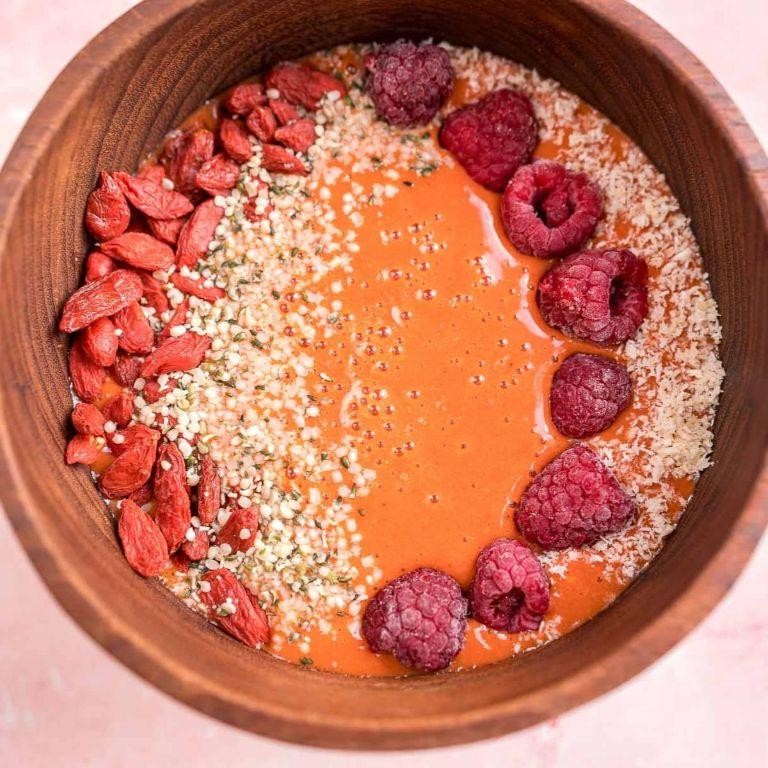 Goji Berry Smoothie Bowl