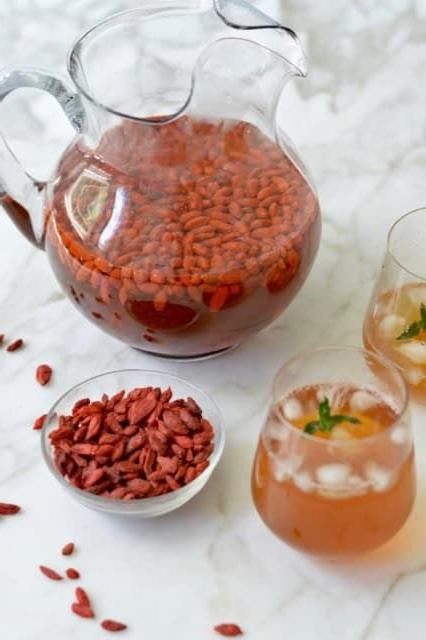 Goji Berry and Mint Lemonade