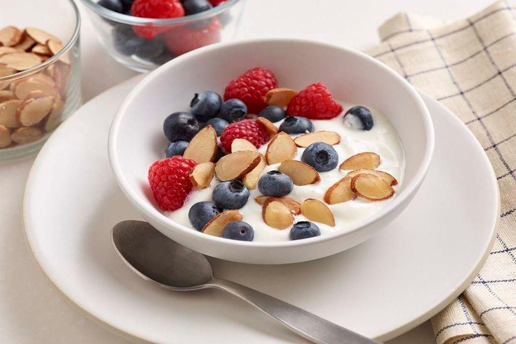 Greek Yogurt with Almonds and Berries