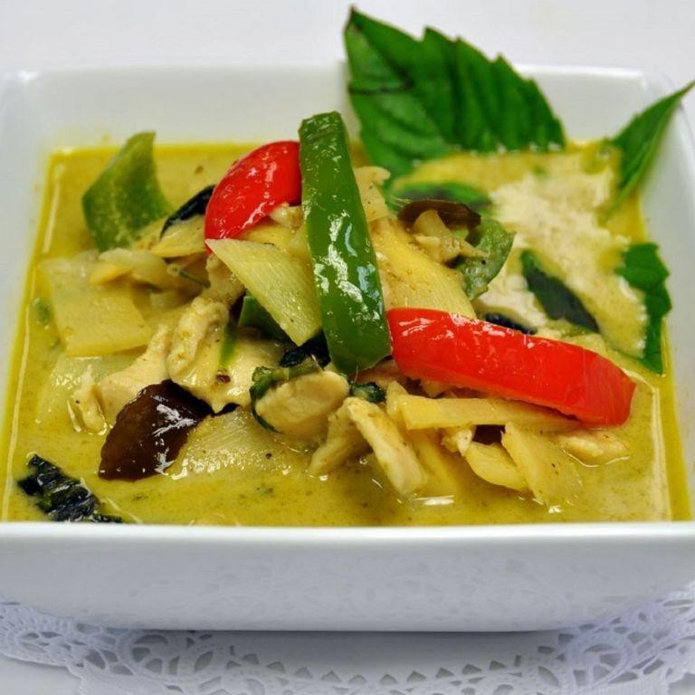 Green Curry with Chicken and Bamboo Shoots