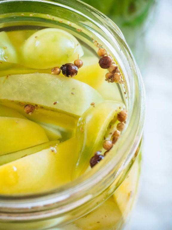 Green Tomato Pickles