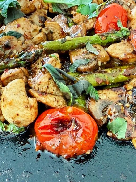 Grilled Chicken and Veggie Blackstone Skillet