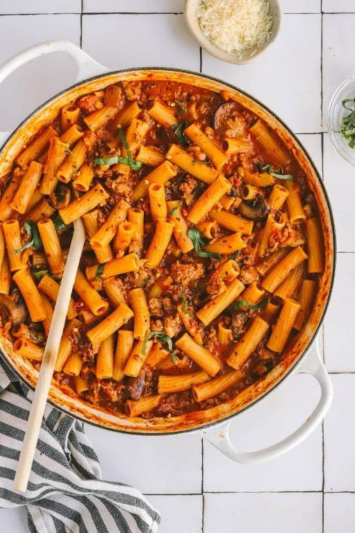 Ground Turkey and Red Pepper Crock Pot Pasta