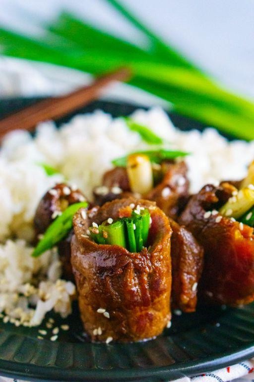Gyuniku no Negimaki Soup (Beef and Scallion Roll Soup)
