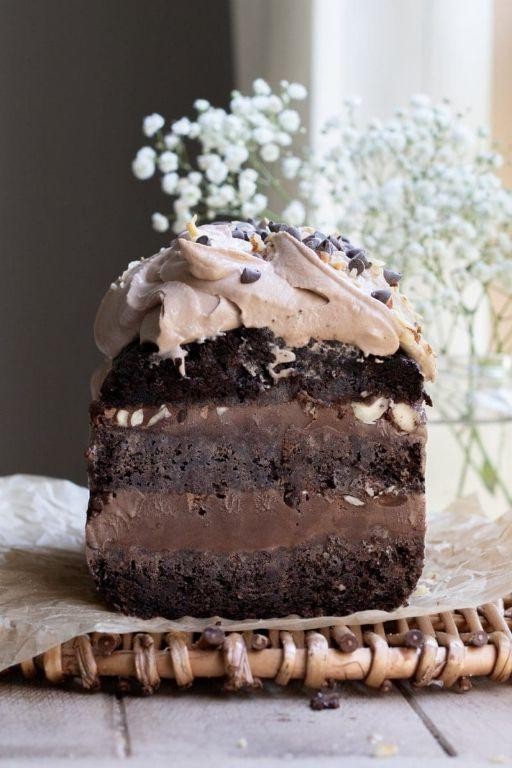 Hazelnut Cookies and Cream Ice Cream Cake