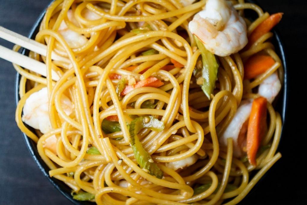 Hibachi Noodles with Shrimp and Scallops