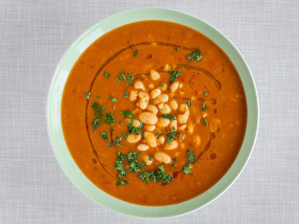 Jani me Fasule (Albanian White Bean Soup)
