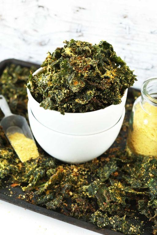 Kale Chips with Nutritional Yeast