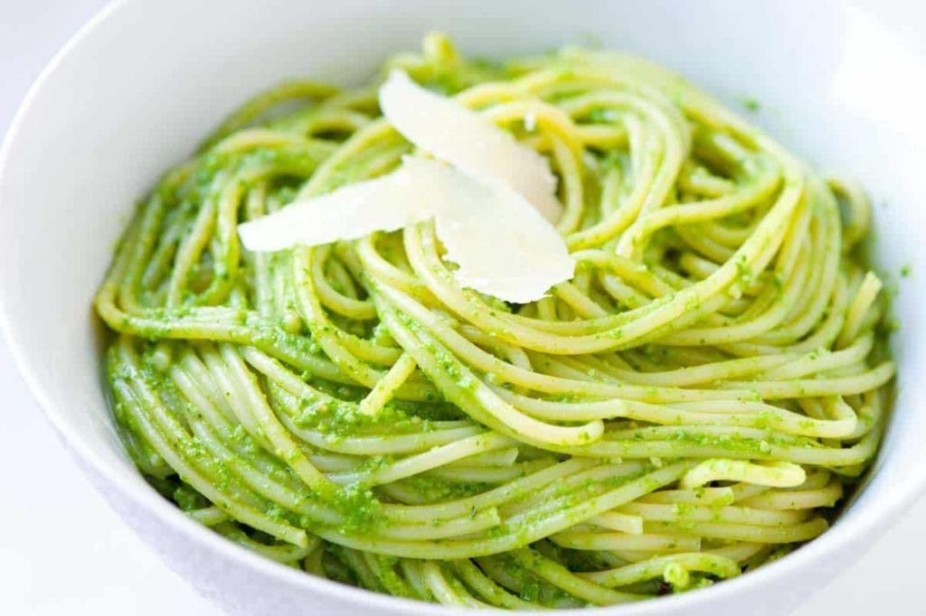Kale and Almond Pesto Pasta
