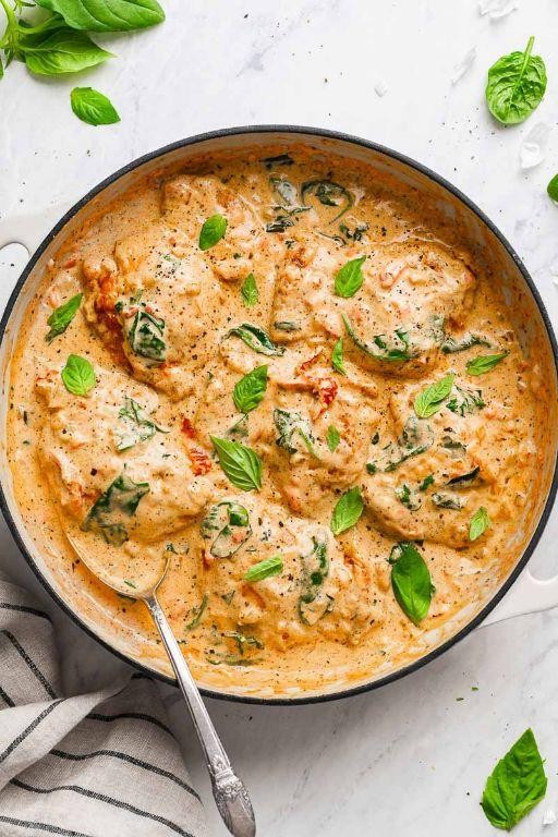 Keto Chicken Thighs in Creamy Sun-Dried Tomato Sauce