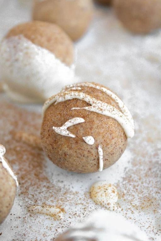 Keto Cinnamon Roll Fat Bombs