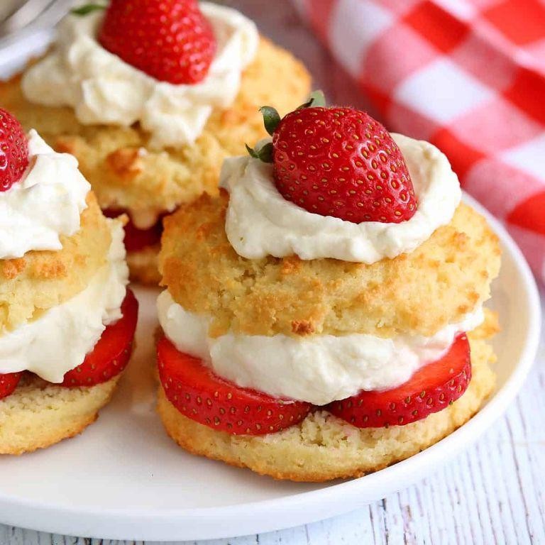 Keto Strawberry Shortcake