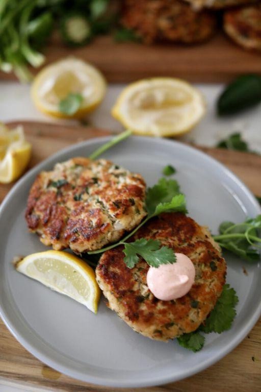 Keto Tuna Patties with Lemon Aioli