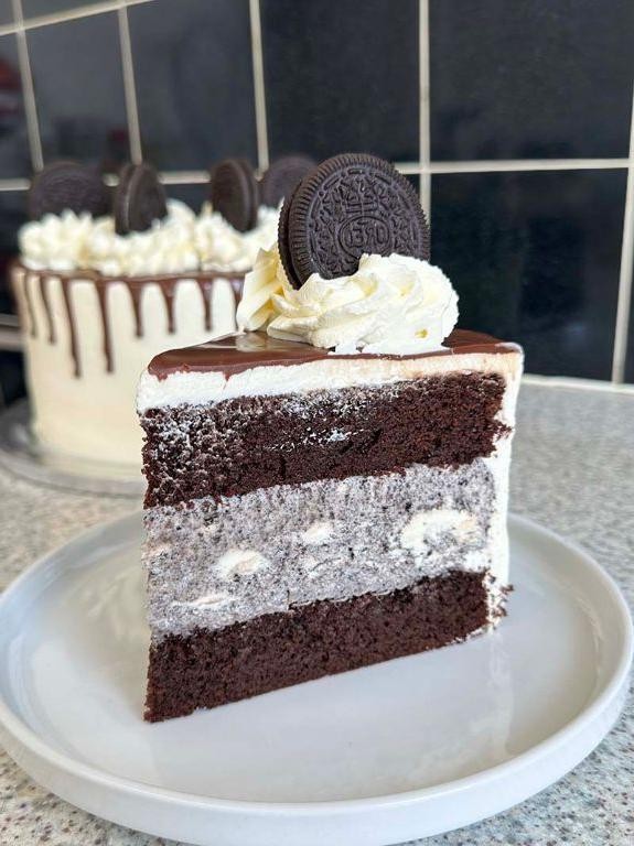 Layered Cookies and Cream Ice Cream Cake