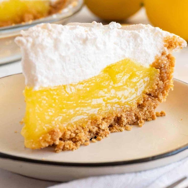 Lemon Cream Pie with Graham Cracker Crust