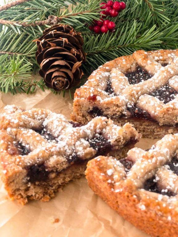 Linzertorte with Hazelnut Crust