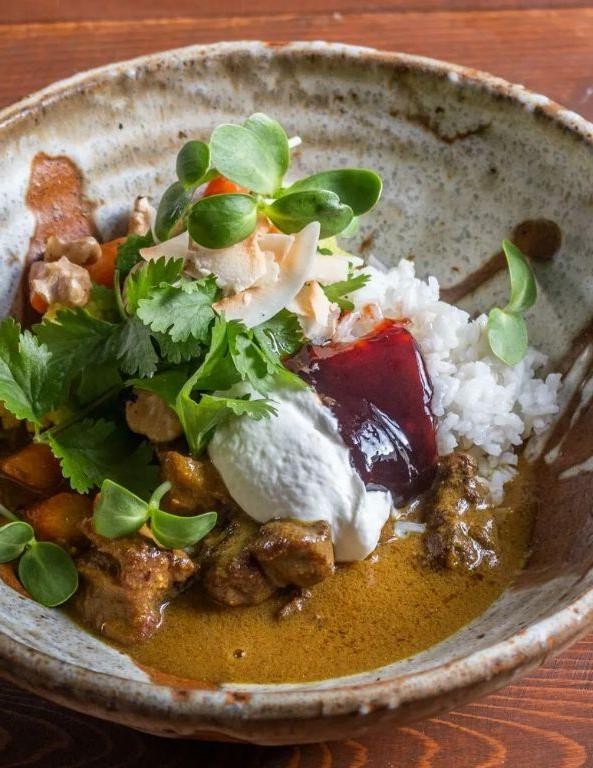 Llama Curry with Coconut Milk