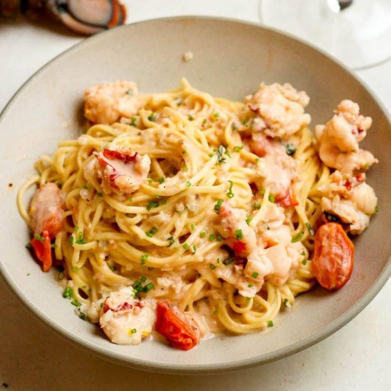 Lobster Linguine with Garlic White Wine Sauce