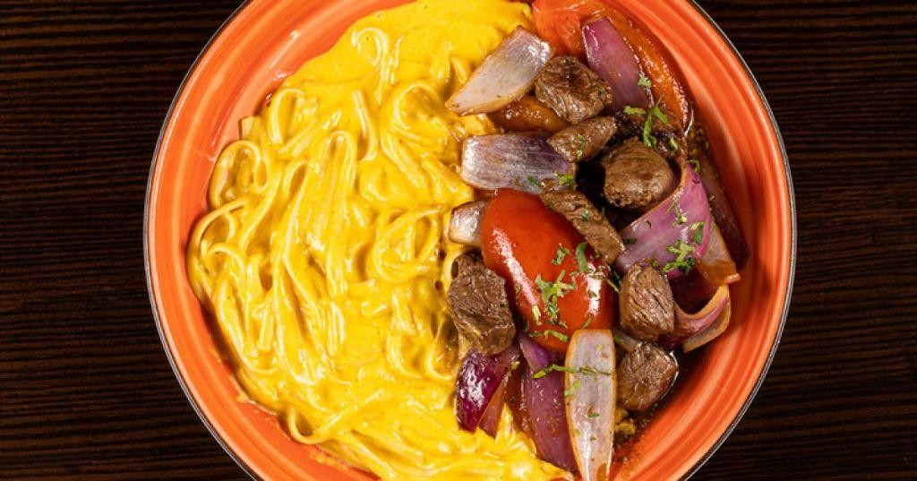 Lomo Saltado Pasta with a Creamy Sauce