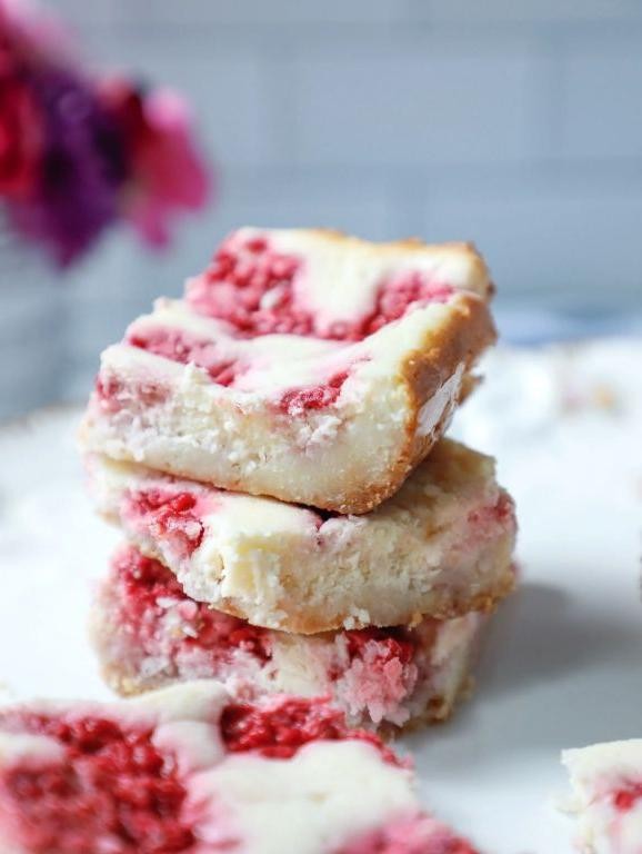 Low Carb Raspberry Cheesecake Bars