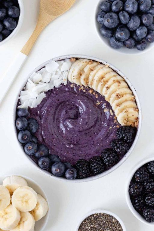 Low-Calorie Blueberry Smoothie Bowl