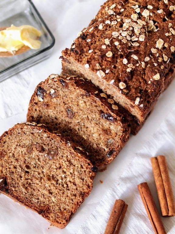 Low-Fat Cinnamon Raisin Bread