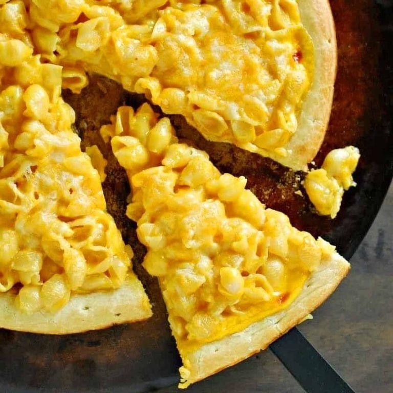 Mac and Cheese Pizza