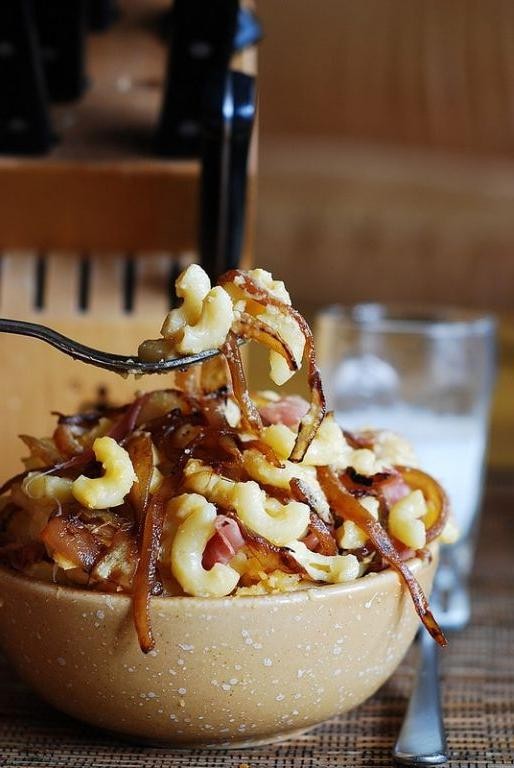Mac and Cheese with Caramelized Onions