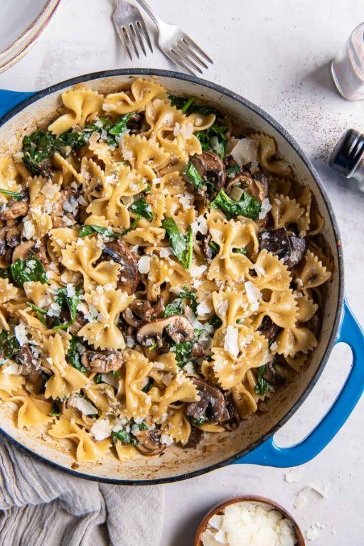 Macaroni with Mushrooms and Spinach
