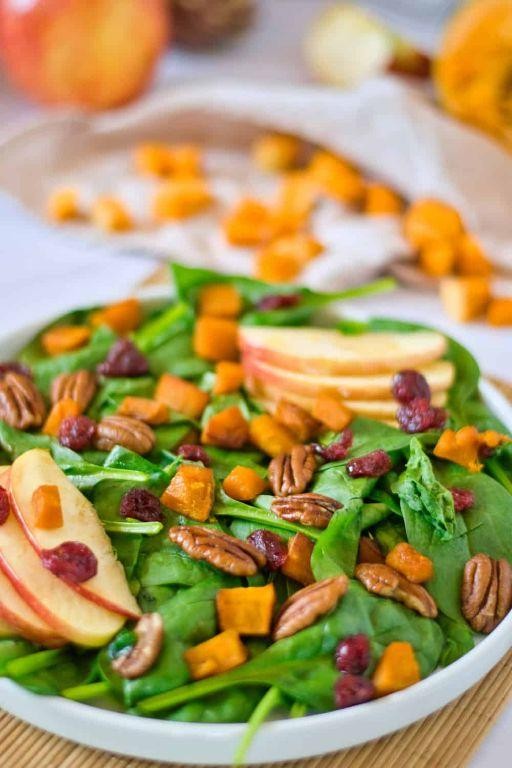 Magnesium-Rich Spinach and Pumpkin Seed Salad
