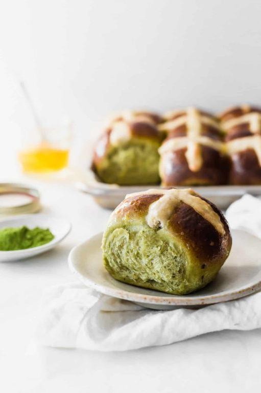 Matcha Green Tea Hot Cross Buns