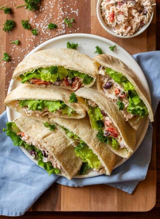Mediterranean Chicken Pita Salad