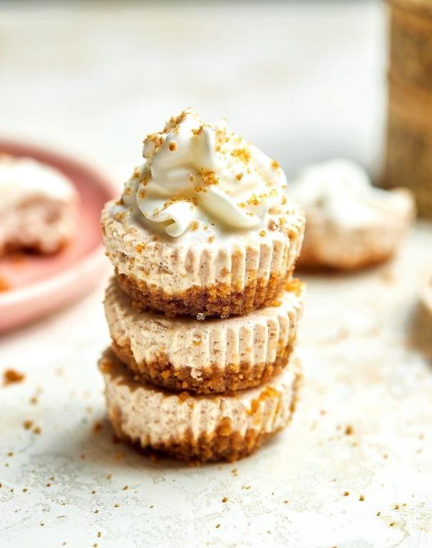 Mini Graham Cracker Crust Cheesecake Bites