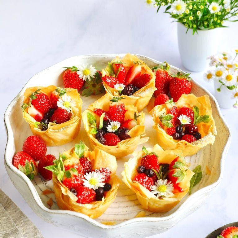 Mini Phyllo Shells with Lemon Curd and Berries