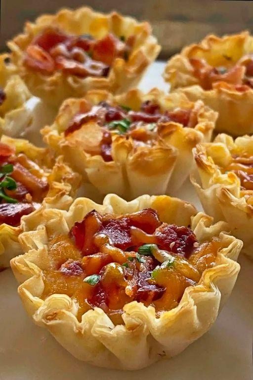 Mini Quiches with Bacon and Cheese