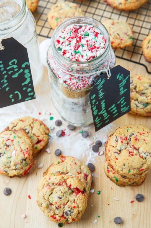 Mint Chocolate Chip Cookies in a Jar