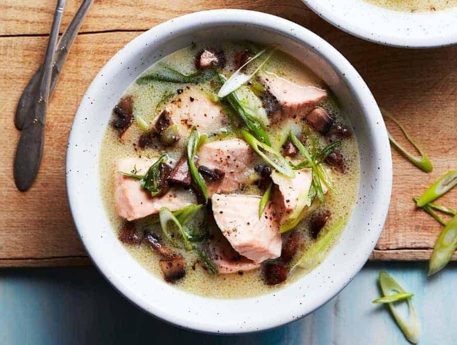 Miso Soup with Salmon and Spinach