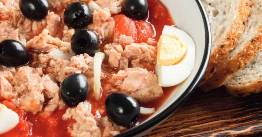 Murcian Tomato and Tuna Salad