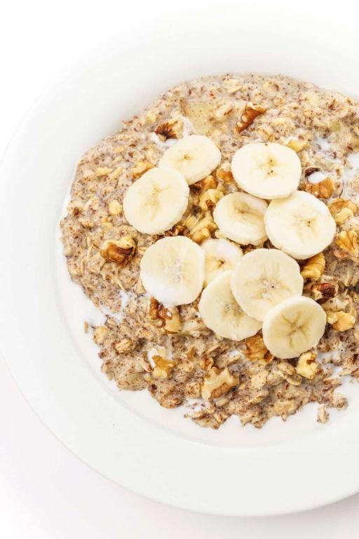 Oatmeal with Flaxseeds and Banana