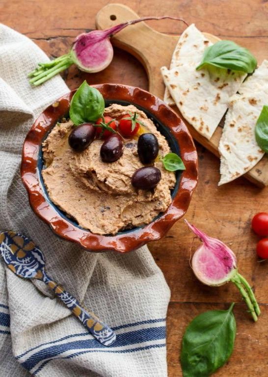 Olive and Sun-Dried Tomato Hummus
