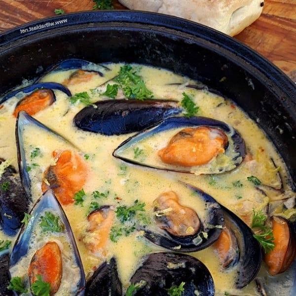 One-Pot Garlic Butter Mussels