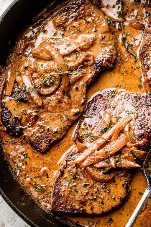 Pan-Fried Steak with Onions
